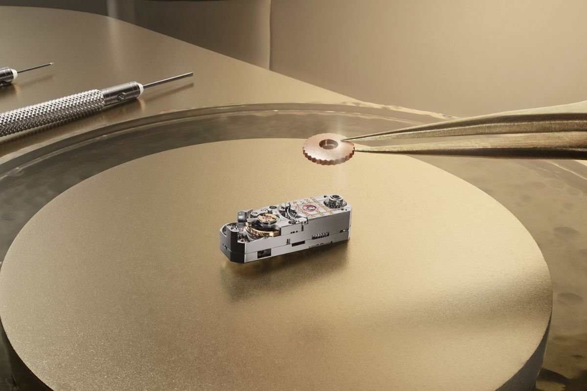 Craftsmanship detail associated with the creation of Jaeger-LeCoultre's Calibre 101 Chain jewellery watch.